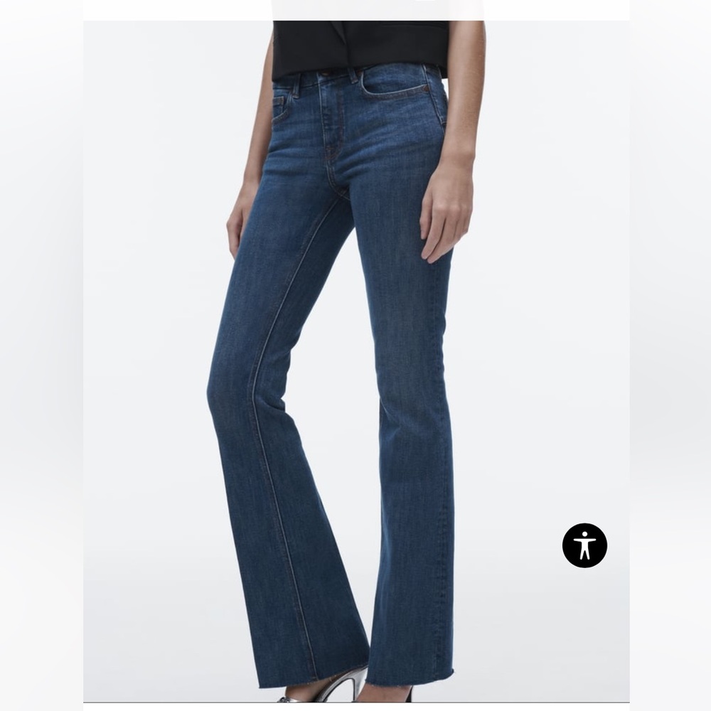 Zara mid rise bootcut jeans. Size 4. NWT